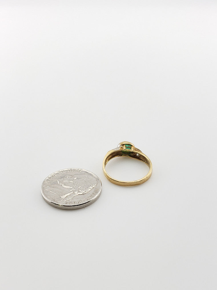 Emerald Cabochon Wave Ring