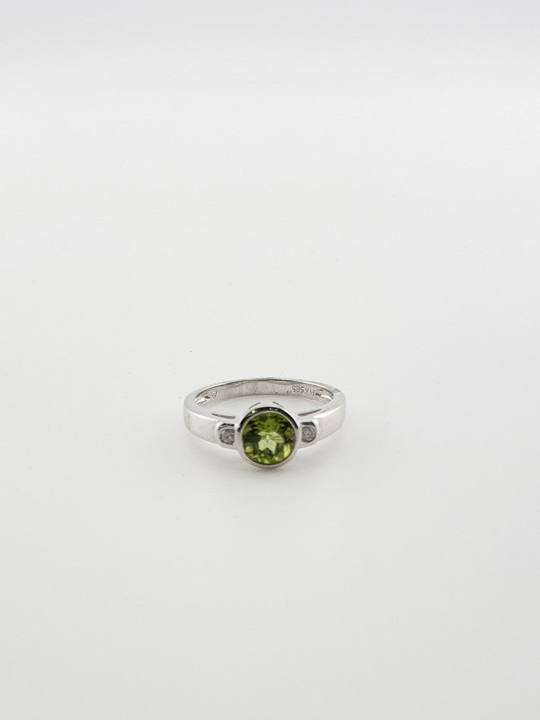 Bezel Peridot Ring
