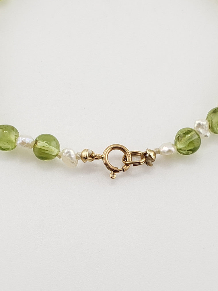 Peridot & Pearl Strand Bracelet 6.5"