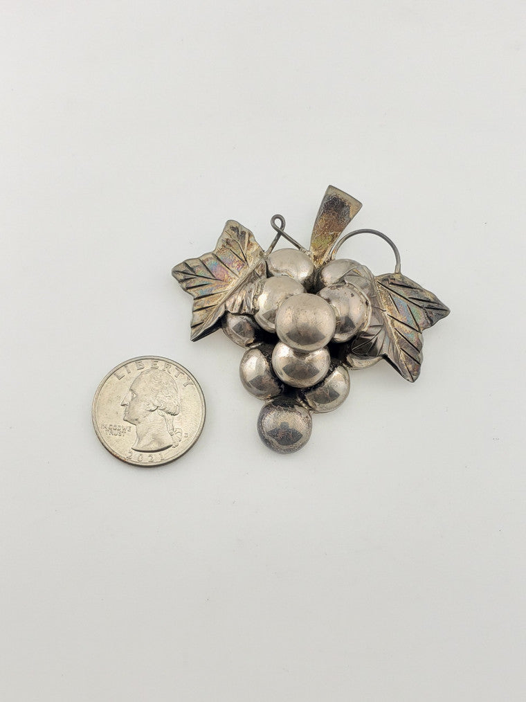 SS Grapes Pin