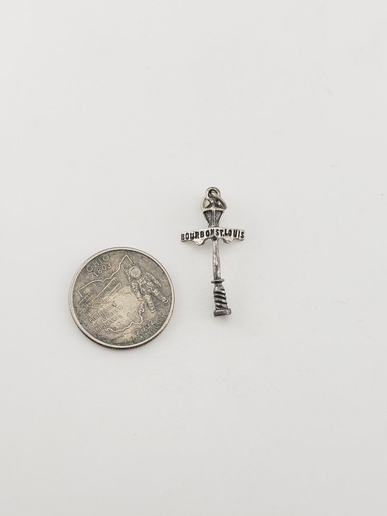 SS St. Louis & Bourbon Light Pole Charm