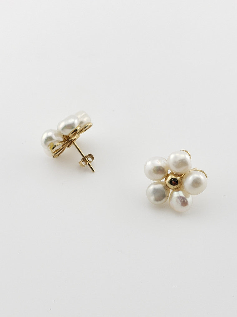 5 Petal Pearl Flower Studs