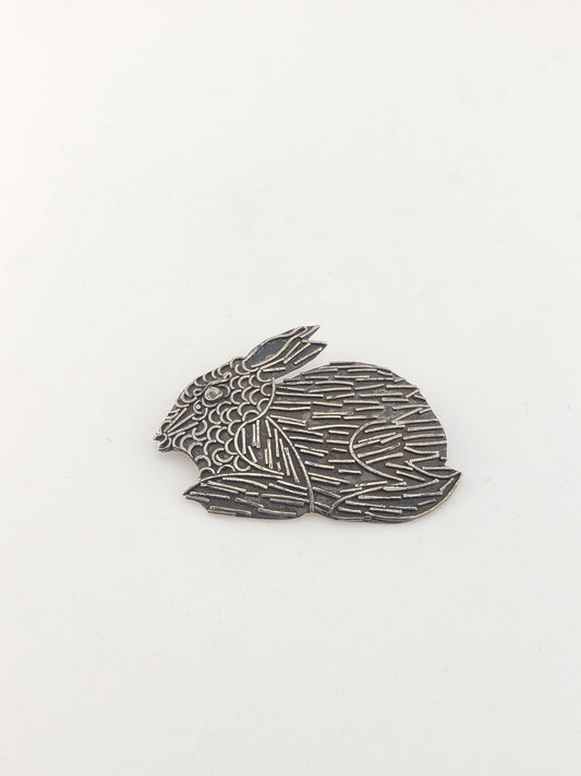 SS Lined Rabbit Pin