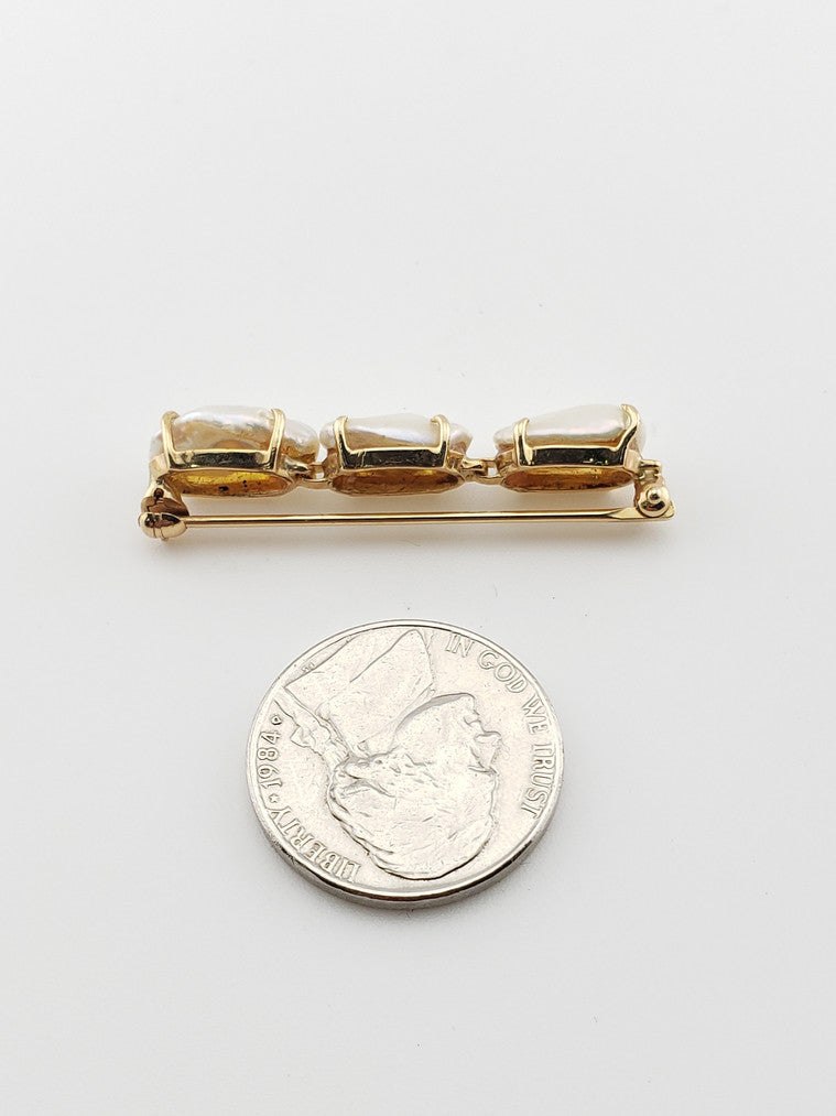 Pearl Biwa Bar Pin
