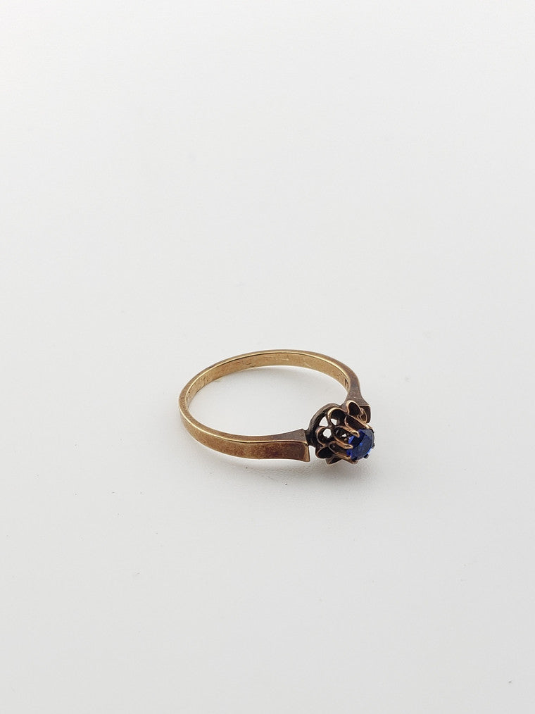 Tiny Sapphire Flower Ring