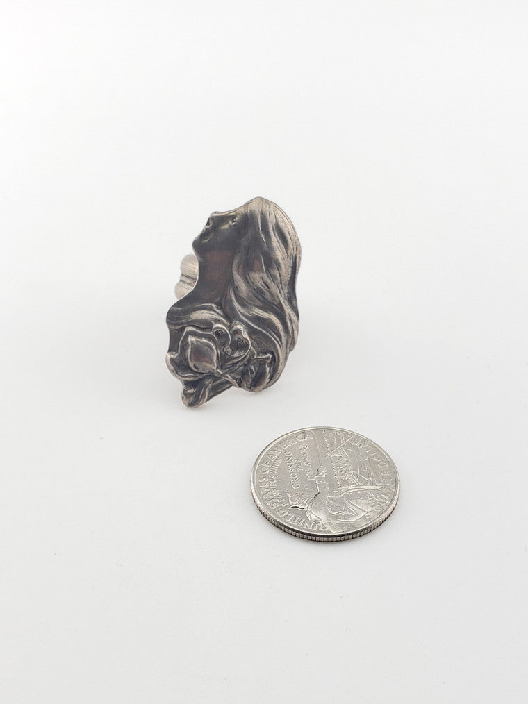 Art Nouveau Lady Ring