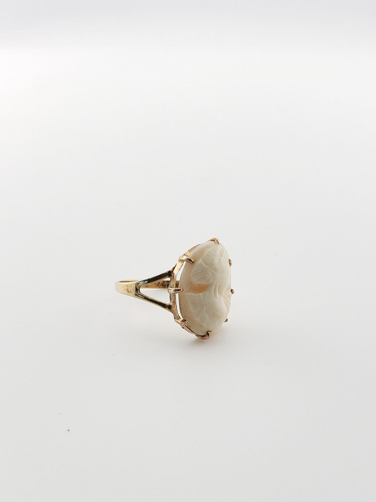 14k White Cameo Ring