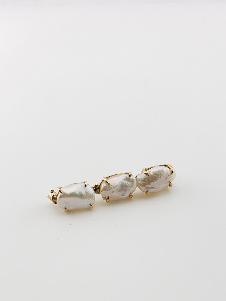 Pearl Biwa Bar Pin