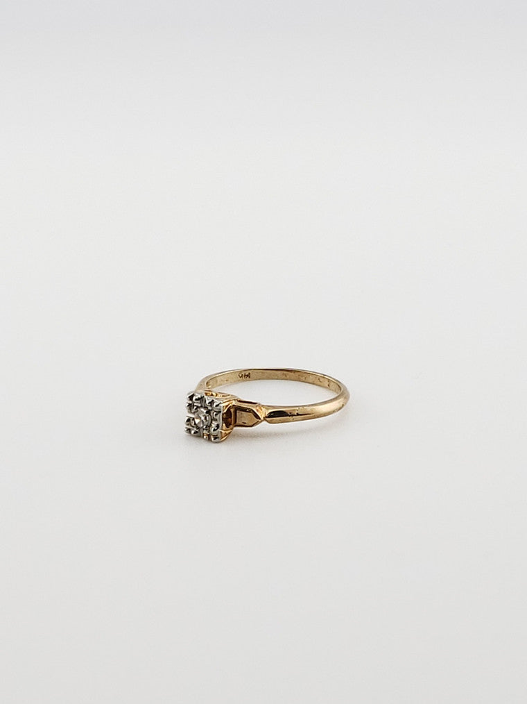 Vintage Solitaire Engagement Ring
