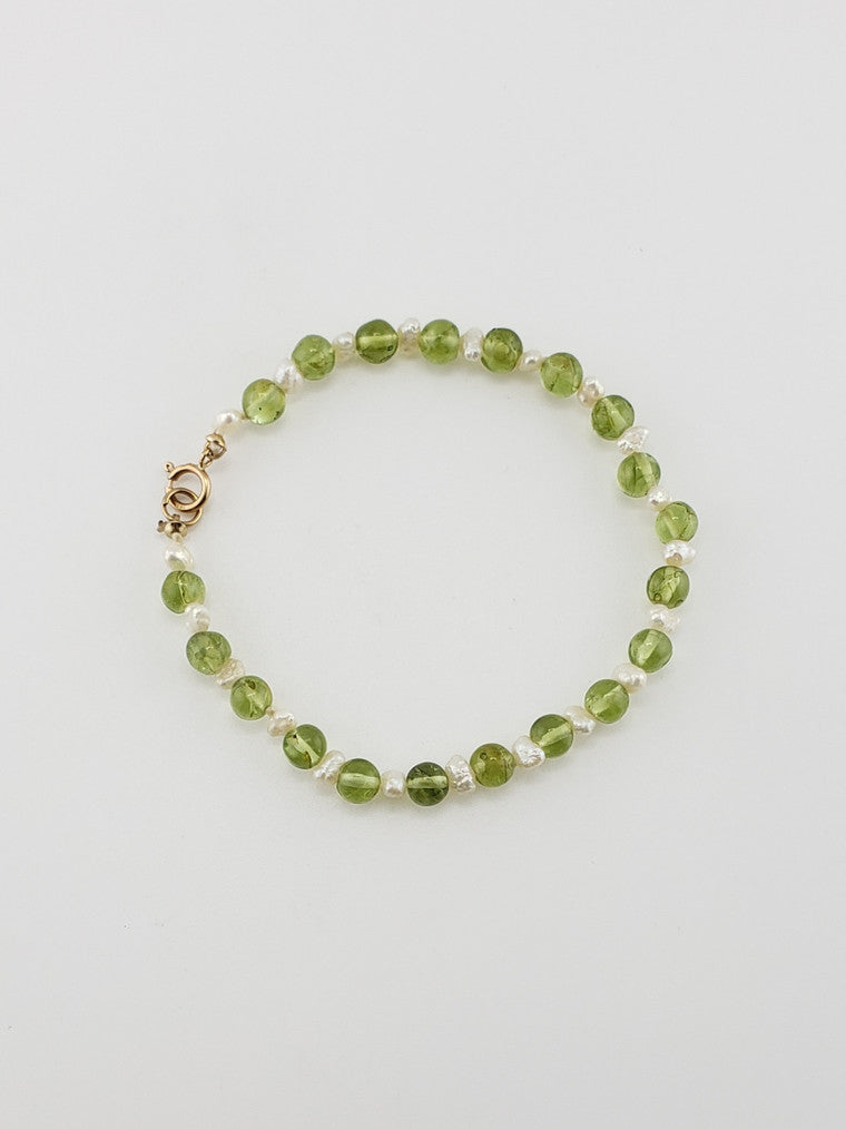 Peridot & Pearl Strand Bracelet 6.5"