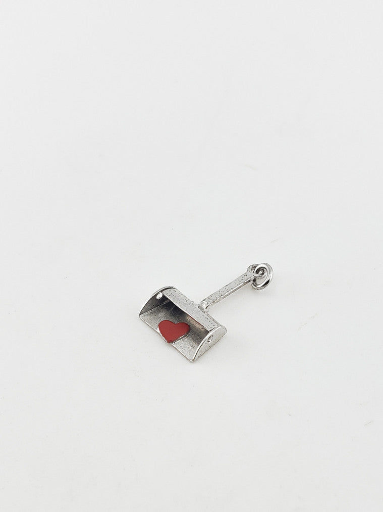 SS Vintage Tiny Heart Shovel Charm