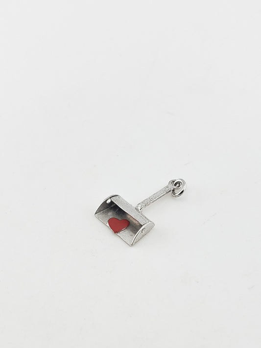 SS Vintage Tiny Heart Shovel Charm