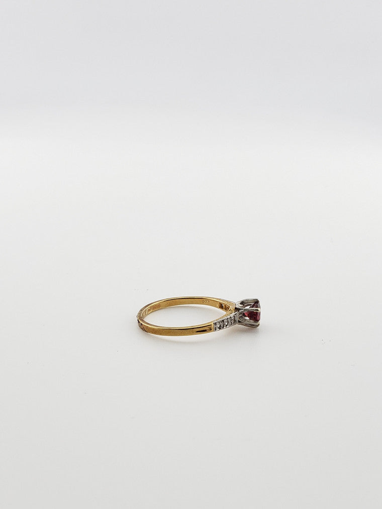 Antique Ruby Solitaire