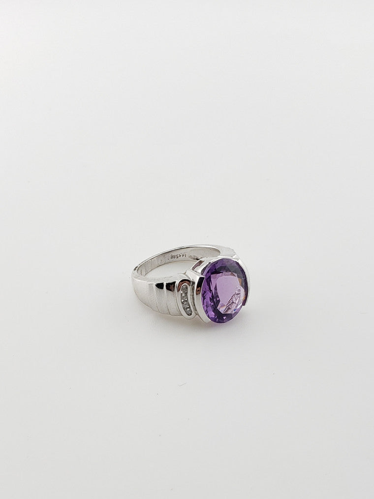 Half Bezel Amethyst Ring