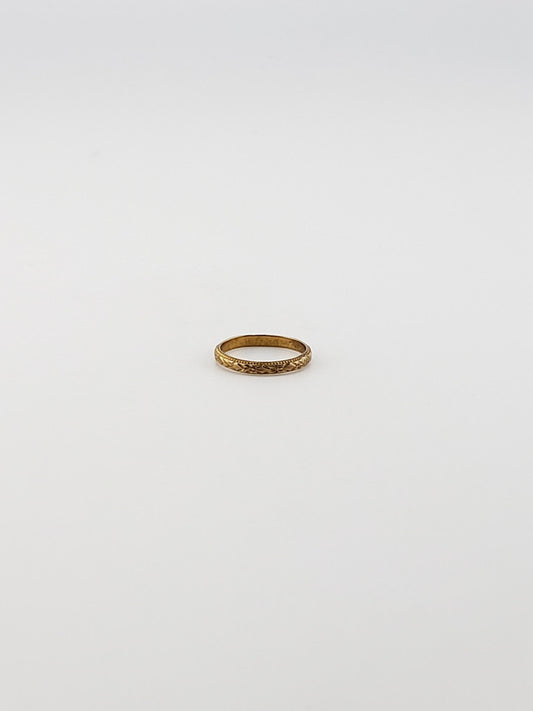 Bow Etched Baby Ring