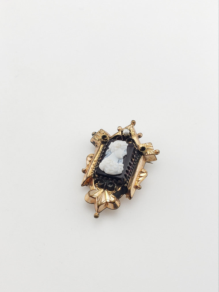 GF Victorian Cameo Pin