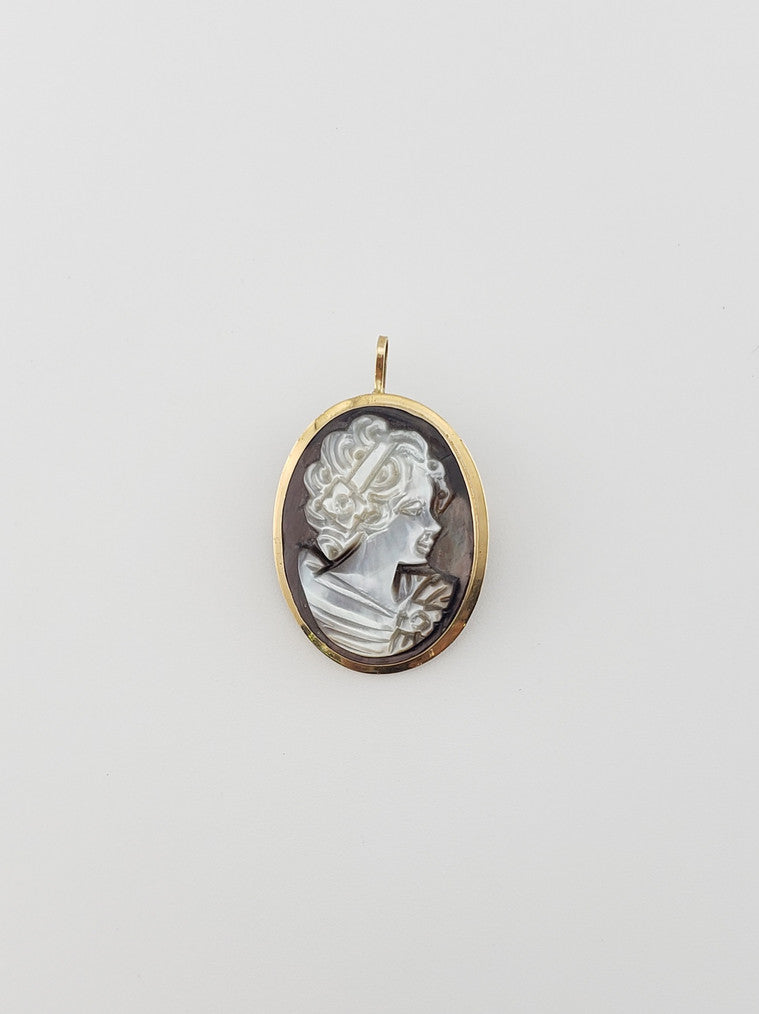 Mother of Pearl Cameo Pin/Pendant