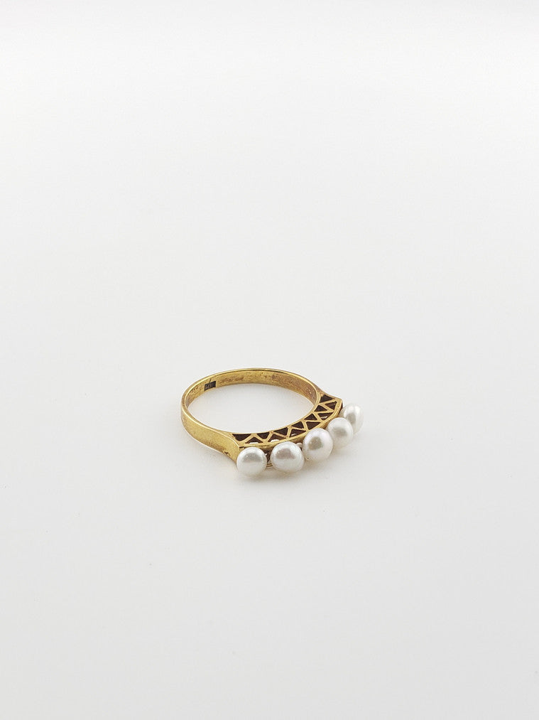 14k Pearl Row Ring
