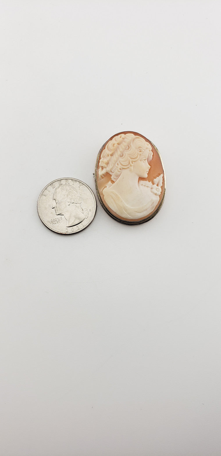 1930's Victorian Lady Cameo Brooch Pendant