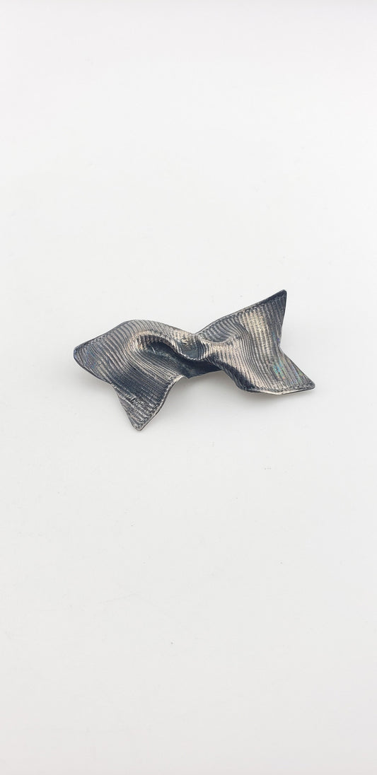 SS Striped Bow Pin