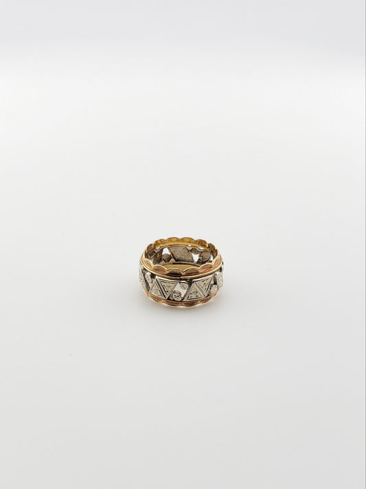 Two Tone Triangle Band