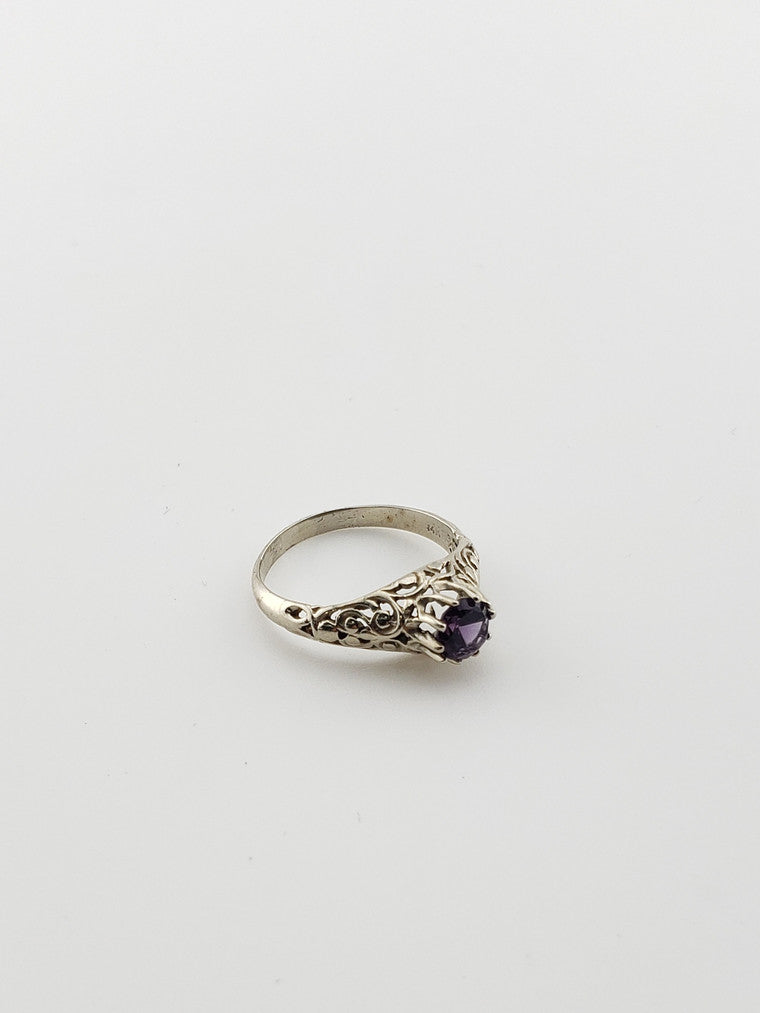 Round Amethyst Filigree Ring