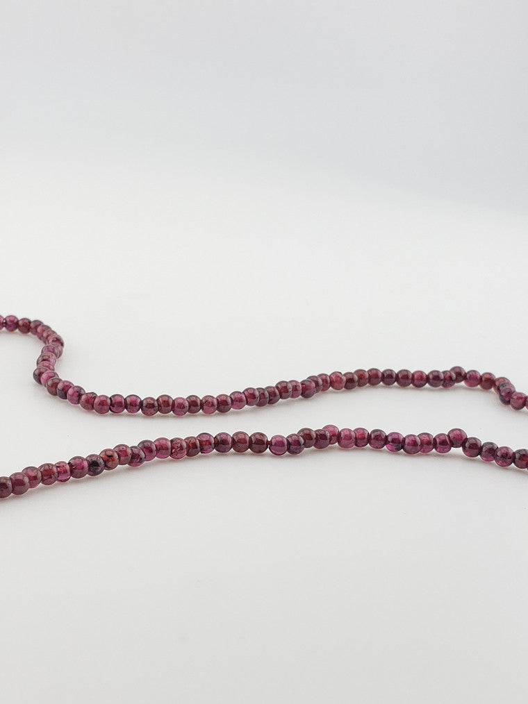 Mini Round Garnet Strand