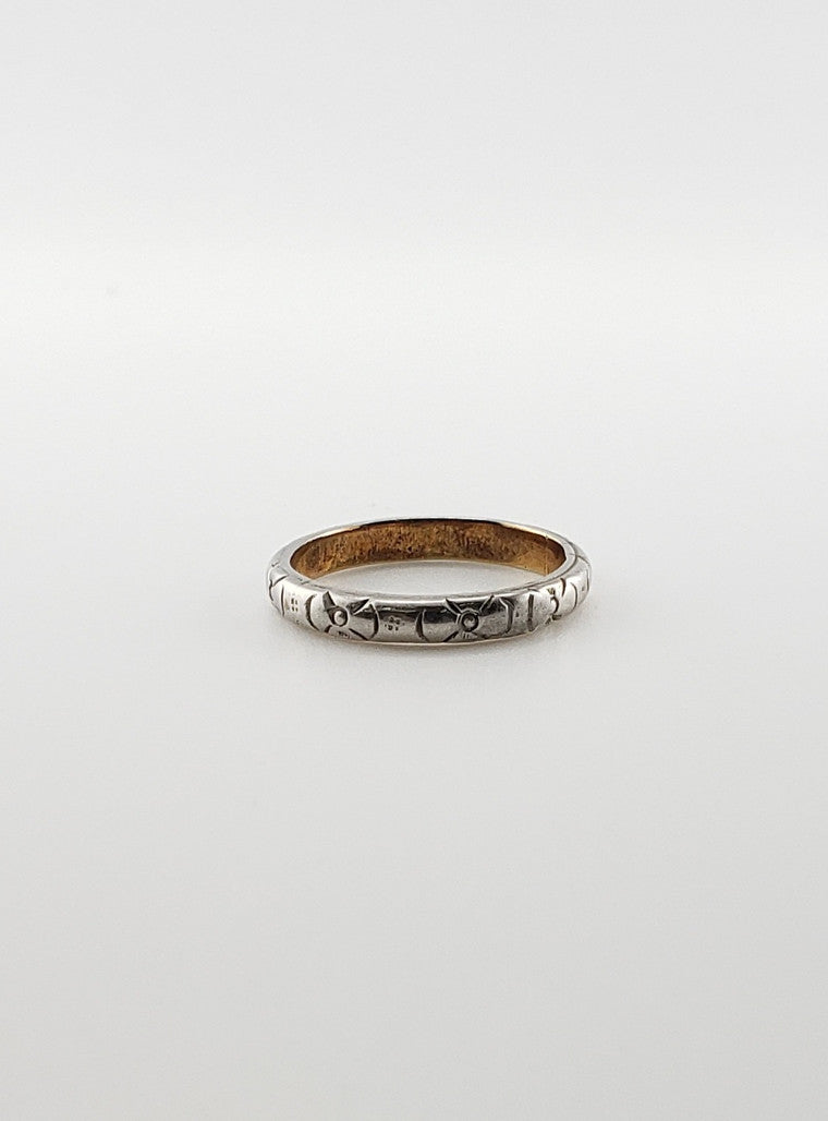 Platinum Bow Engraved Band