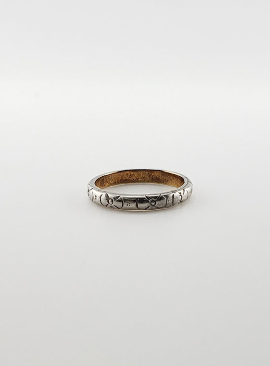 Platinum Bow Engraved Band
