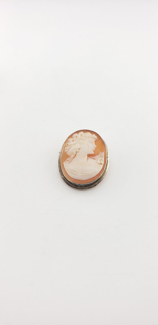 1930's Victorian Lady Cameo Brooch Pendant