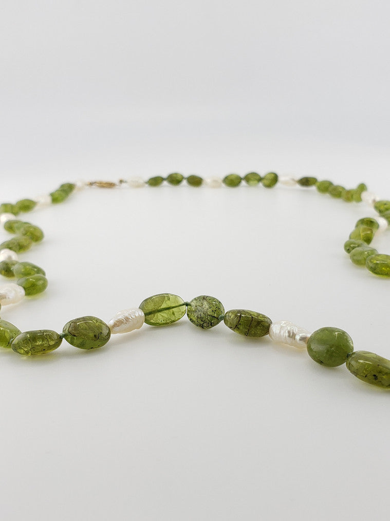 Peridot & Pearl Strand 26"
