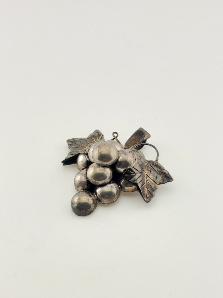 SS Grapes Pin