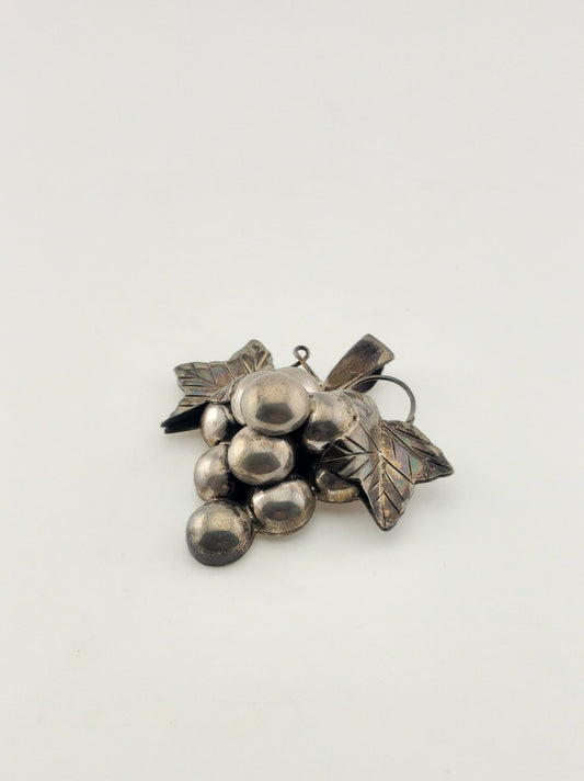 SS Grapes Pin