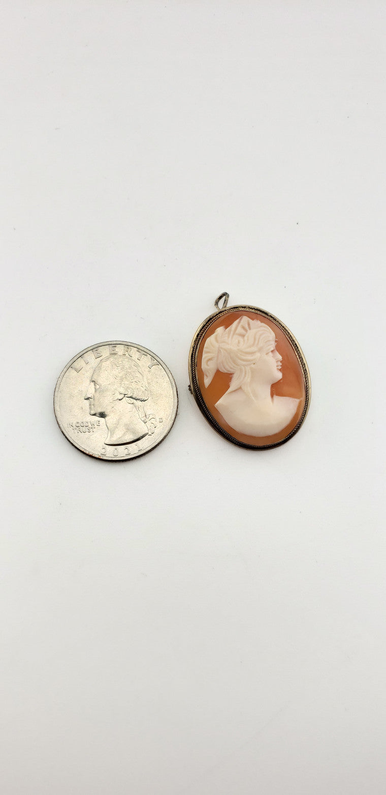 1930's Victorian Lady Cameo Brooch Pendant