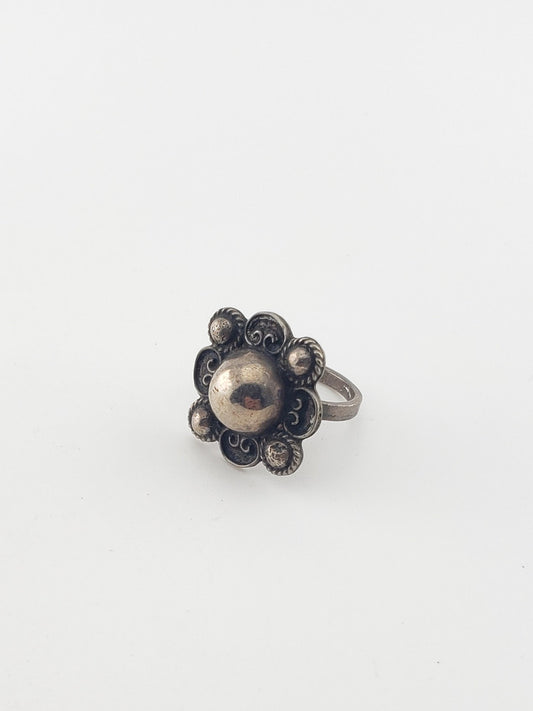 Sterling Vintage Ball Swirl Ring