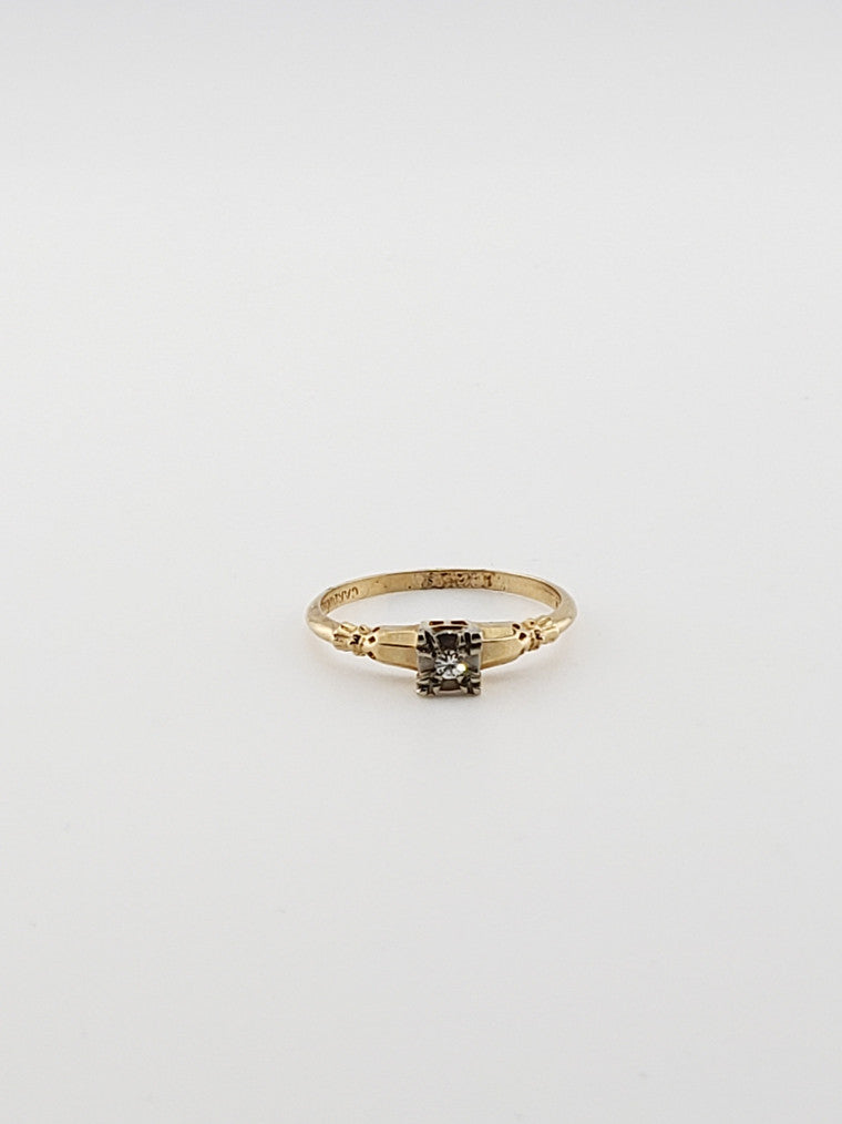 Tapered Antique Style Engagement Ring