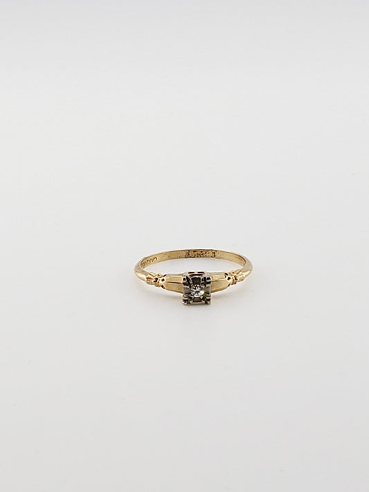 Tapered Antique Style Engagement Ring