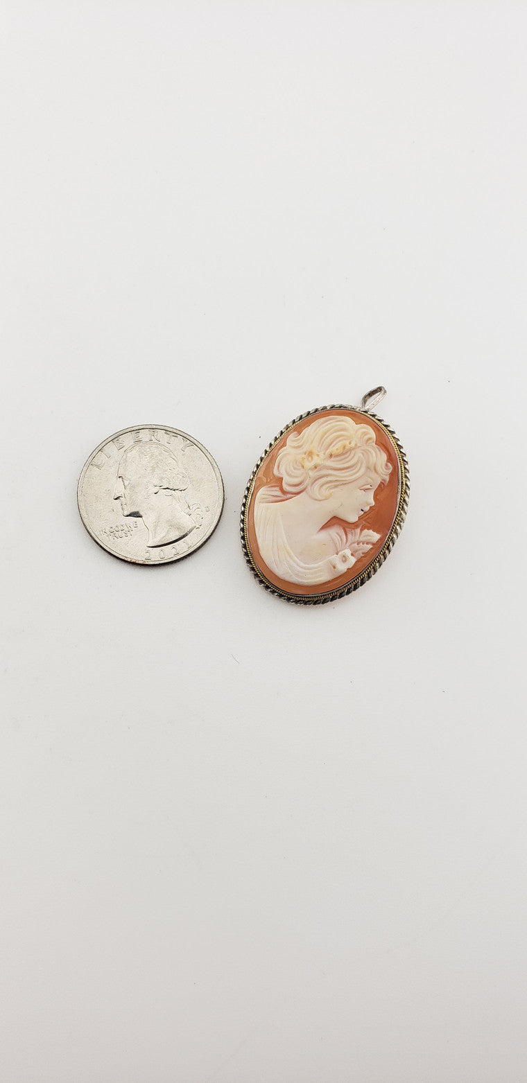1930's Victorian Lady Cameo Brooch Pendant