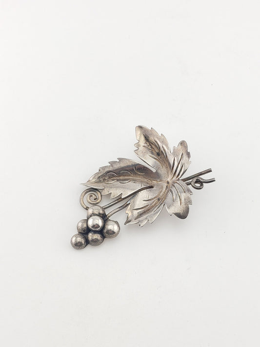 SS Grapes w/ Leaf Pin