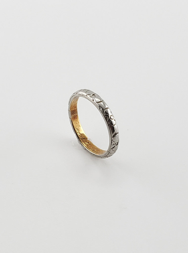 Platinum Bow Engraved Band