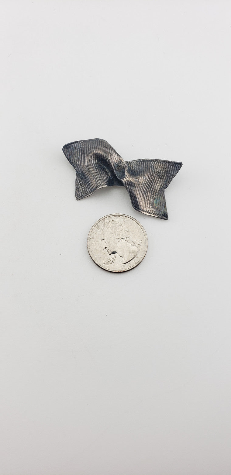 SS Striped Bow Pin