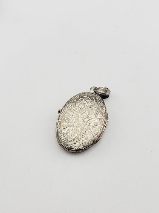 SS Engraved Oval Locket