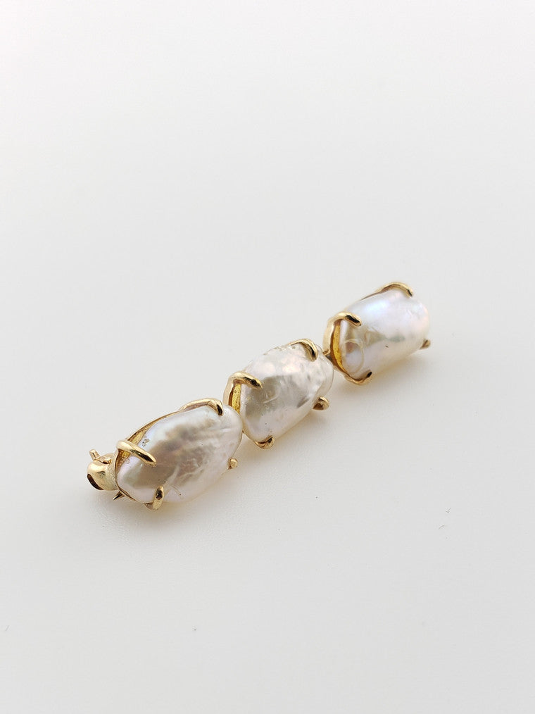 Pearl Biwa Bar Pin
