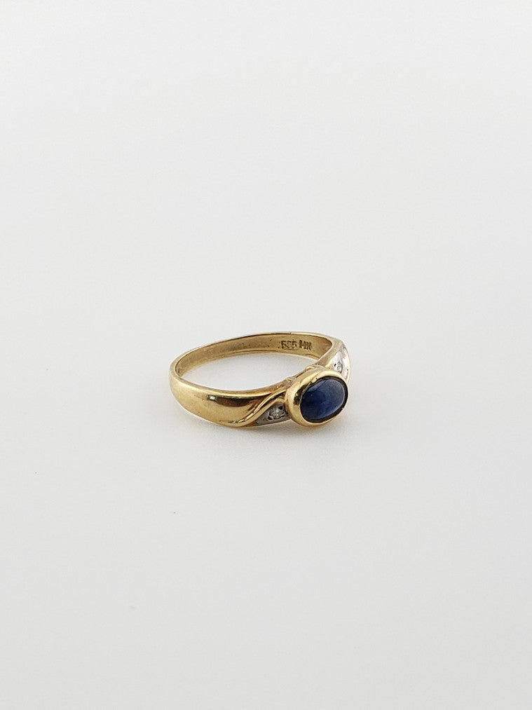 Sapphire Cabochon Wave Ring