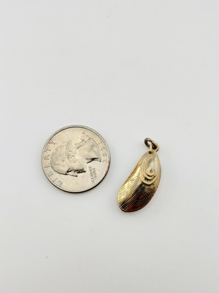 GF Mussel Charm