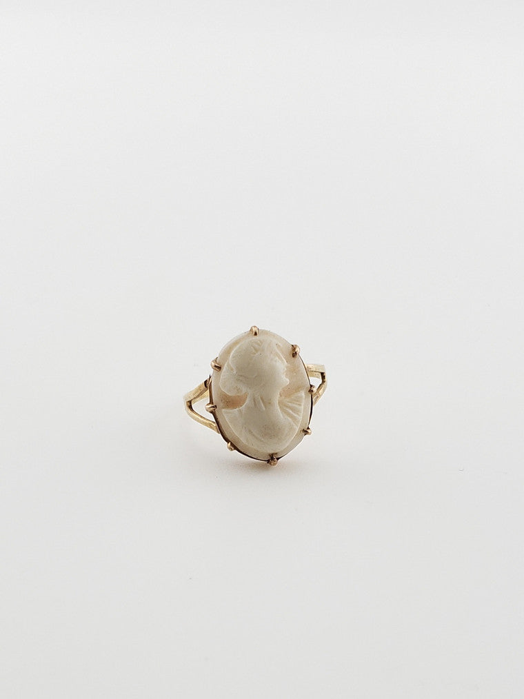 14k White Cameo Ring