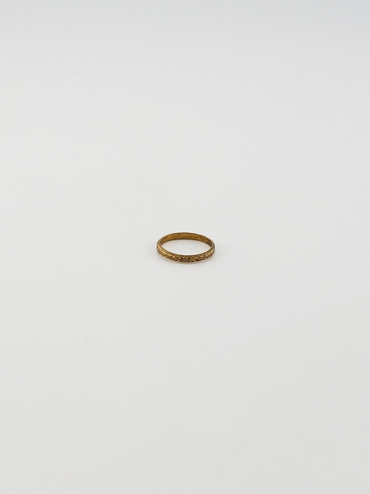 Bow Etched Baby Ring