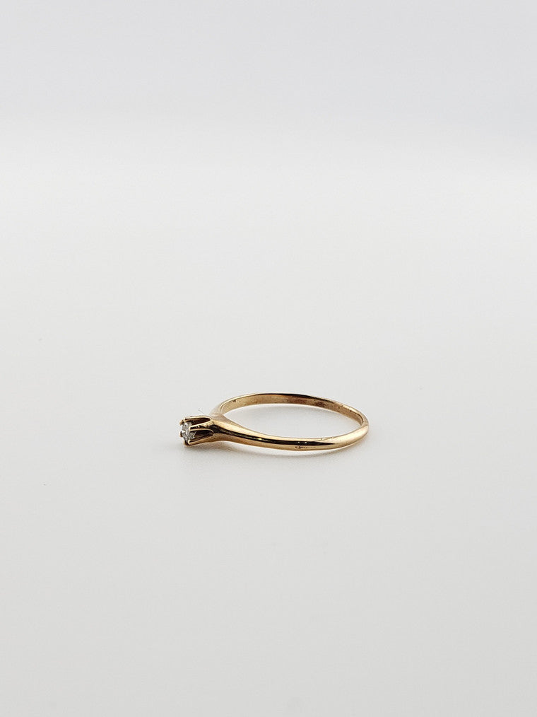 Minimalist Diamond Solitaire