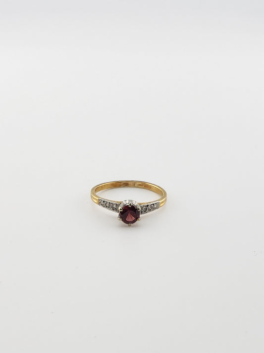 Antique Ruby Solitaire