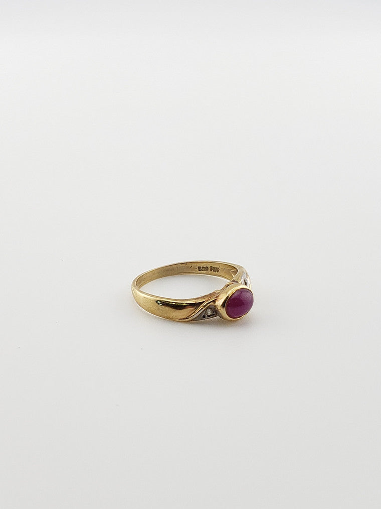 Ruby Cabochon Wave Ring